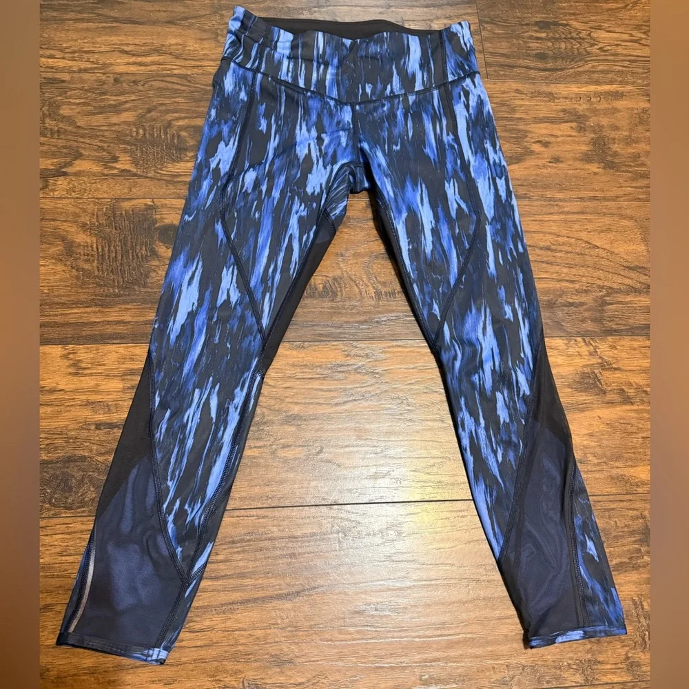 lululemon athletica Dynamic Blue and Black Patterned Leggings